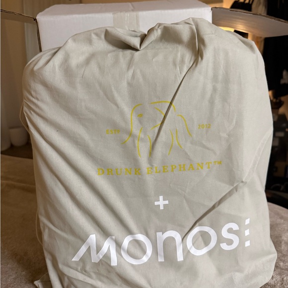 Monos x Drunk Elephant Suitcase with Wheels New - Picture 8 of 9